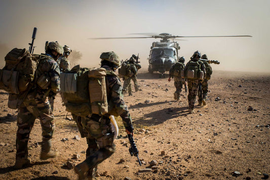Fierté et Patriotisme : Des montres Akrone aux poignets de nos soldats pour le défilé du 14 juillet prochain !