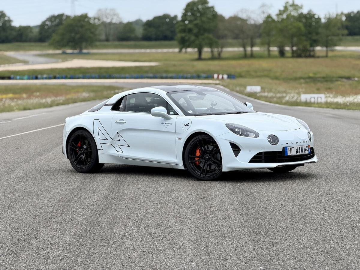S-05 CHRONO : 1 000 MONTRES, UNE ALPINE A110 S ET UN CIRCUIT PRIVATISÉ