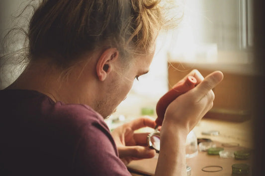Révision de votre montre automatique : quand agir, combien ça coûte, et comment éviter les erreurs courantes