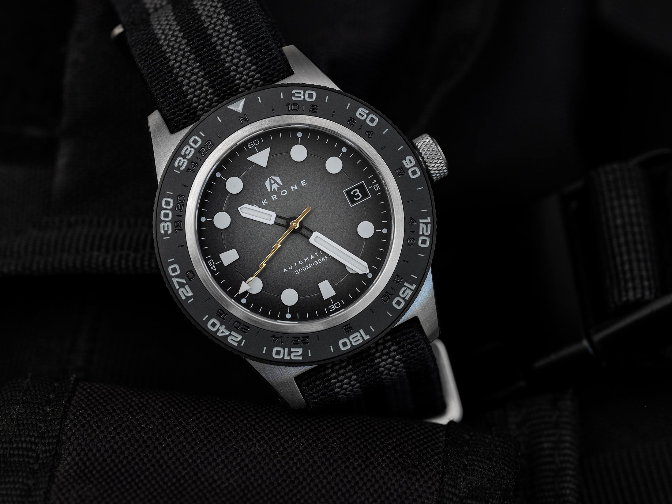 Black nylon watch strap with leather lining