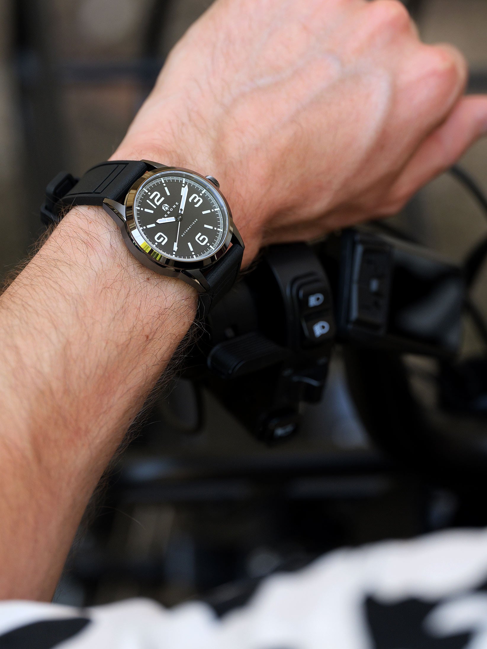 C-03 Horizon Black 39mm